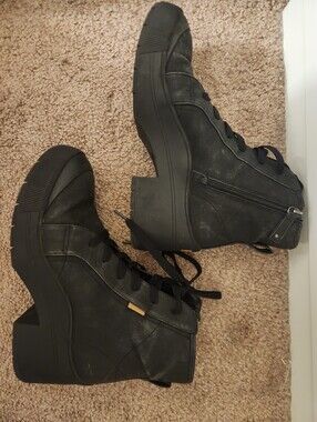 Vegan Heeled Lace-Up Short Boots 90s style grunge